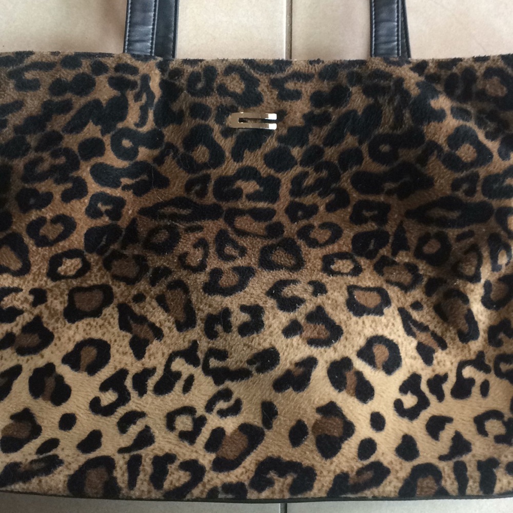 Cheetah pattern purse - Picture 2 of 7